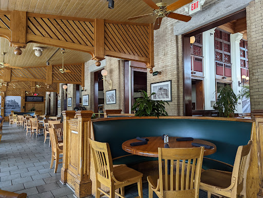 Family Restaurant «California Dreaming Restaurant», reviews and photos, 401 Main St, Columbia, SC 29201, USA