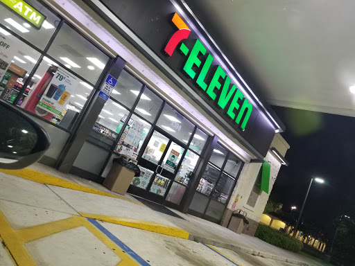 7-Eleven, 3398 N State Rd 7, Lauderdale Lakes, FL 33319, USA, 