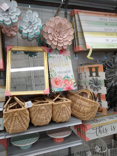 Craft Store «Michaels», reviews and photos, 10075 Crossing Way #620, Denham Springs, LA 70726, USA