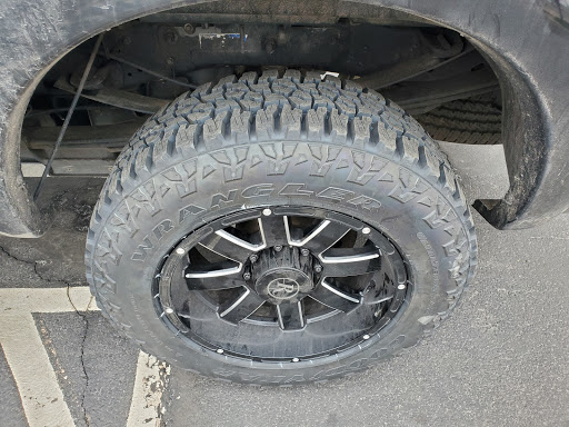 Tire Shop «Discount Tire Store - Parker, CO», reviews and photos, 18312 Lincoln Ave, Parker, CO 80134, USA