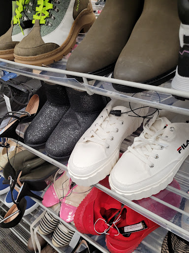 Clothing Store «Burlington Coat Factory», reviews and photos, 833 Lancaster Dr NE, Salem, OR 97301, USA