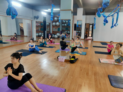 Phòng tập yoga Cửa Bắc (Hợi Nguyễn)