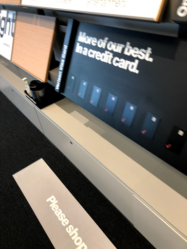 Cell Phone Store «Verizon», reviews and photos, 19230 Alderwood Mall Pkwy #150, Lynnwood, WA 98036, USA