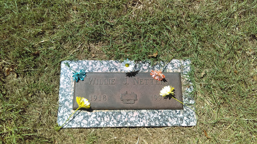 Memorial Park «Skyvue Memorial Gardens Funeral Home & Cemetery», reviews and photos, 7220 Rendon Bloodworth Rd, Mansfield, TX 76063, USA