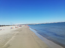 Foto de Cavaou beach com linha costeira longa e reta