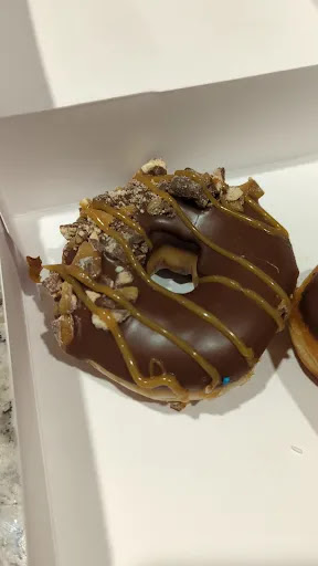 Bakery «Krispy Kreme Doughnuts», reviews and photos, 6210 E Lake Sammamish Pkwy SE, Issaquah, WA 98029, USA