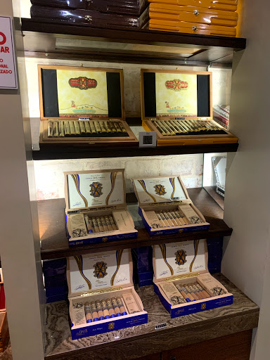 Arturo Fuente Cigar Club