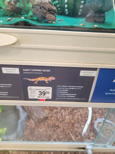 Pet Supply Store «PetSmart», reviews and photos, 2861 Veterans Memorial Pkwy, St Charles, MO 63303, USA