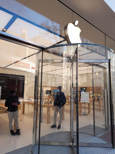 Computer Store «Apple Reston», reviews and photos, 11949 Market St, Reston, VA 20190, USA