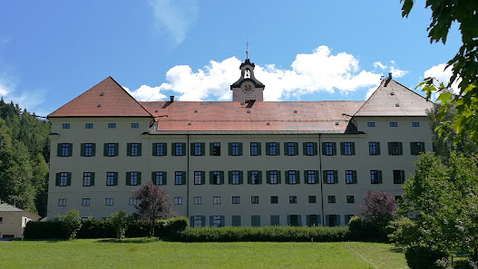 Erzbischöfliche St.-Ursula-Mädchenrealschule 83661 Lenggries, Deutschland