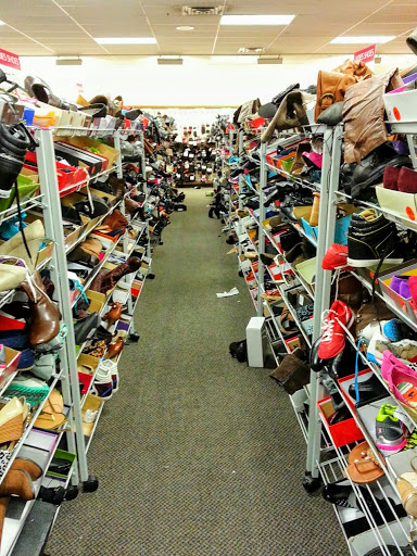 Clothing Store «Burlington Coat Factory», reviews and photos, 9321 Telegraph Rd, Redford Charter Twp, MI 48239, USA