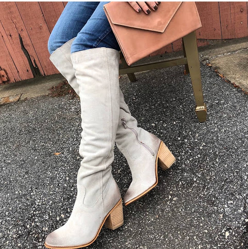 Shoe Store «Diba Shoes Outlet Store», reviews and photos, 3630 Corporate Trail Dr, Earth City, MO 63045, USA