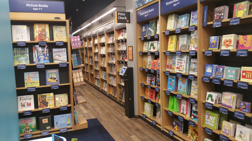 Electronics Store «Amazon Books», reviews and photos, 246 Legacy Pl, Dedham, MA 02026, USA