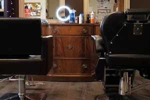 Katrina’s Barber Salon Suite image