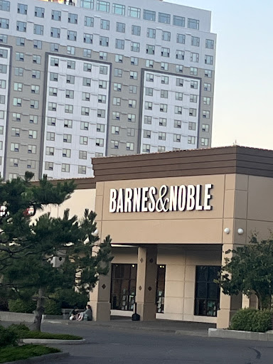 Book Store «Barnes & Noble», reviews and photos, 300 Andover Park W, Tukwila, WA 98188, USA