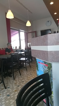 Atmosphère du Restaurant Brasserie Des Halles à Azay-le-Rideau - n°2