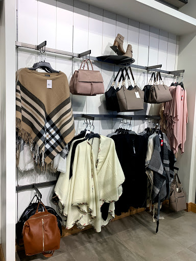 Shoe Store «DSW Designer Shoe Warehouse», reviews and photos, 8950 S Broadway Ave, Tyler, TX 75703, USA