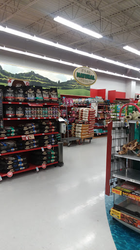 Pet Supply Store «Petco Animal Supplies», reviews and photos, 1201 E Washington Ave, Union Gap, WA 98903, USA