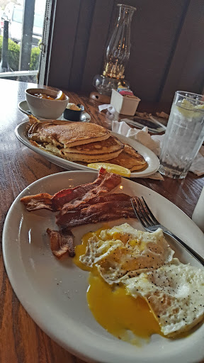 American Restaurant «Cracker Barrel Old Country Store», reviews and photos, 1303 Tadlock Dr, Murrells Inlet, SC 29576, USA