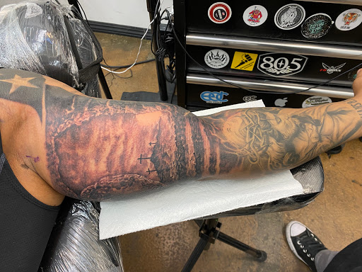 Explore bee tattoo ideas for women, creative tattoo ideas in Los Angeles, available at ADDICTIVE INK. Tattoo,Piercing & hair studio.