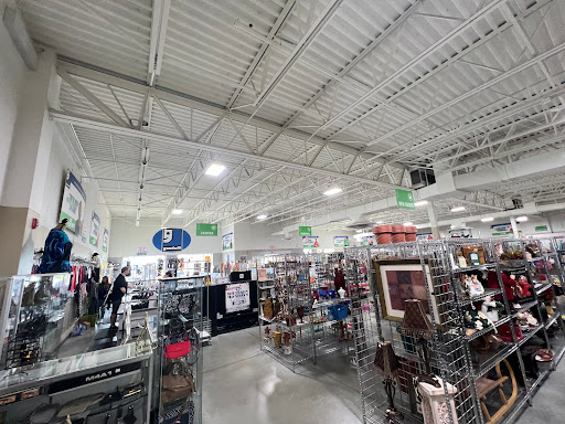 Thrift Store «Goodwill Industries Crystal Lake», reviews and photos, 1016 Central Park Dr, Crystal Lake, IL 60014, USA