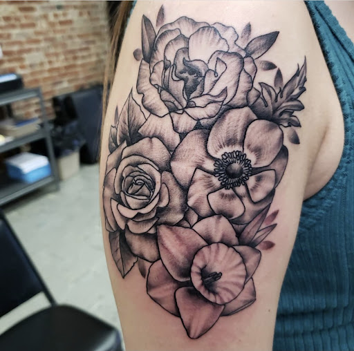 Tattoo Shop «Silver Screen Tattoo & Body Piercing», reviews and photos, 1559 Myers St, Oroville, CA 95965, USA