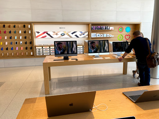 Computer Store «Apple Biltmore», reviews and photos, 2502 E Camelback Rd, Phoenix, AZ 85016, USA