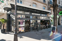 Extérieur du Restaurant LE 17 Hotel Cafe à Paris - n°16