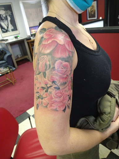 Tattoo Shop «Last Detail Tattoo Studio», reviews and photos, 8402 W Morgan Ave, Milwaukee, WI 53220, USA