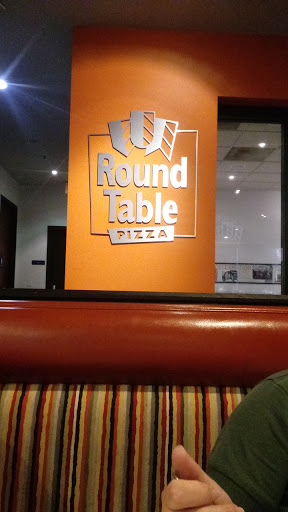 Pizza Restaurant «Round Table Pizza», reviews and photos, 2715 W Kettleman Ln #204, Lodi, CA 95242, USA