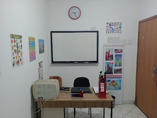 Logo da empresa - Essential English Training