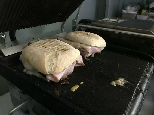 Deli «Alley Loop Saloon and Deli», reviews and photos, 80 S Hennepin Ave, Dixon, IL 61021, USA