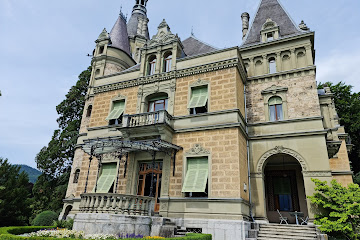Schloss Hünegg