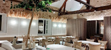 Atmosphère du Restaurant gastronomique R.mana | Restaurant Boutique (77) à Vaux-le-Pénil - n°16