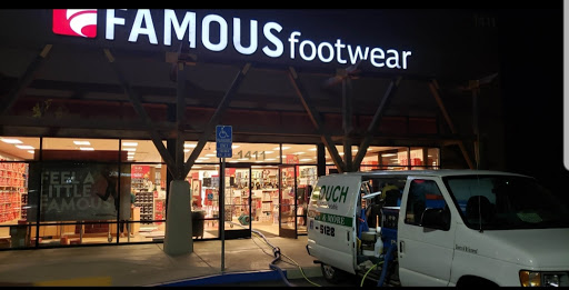 Famous Footwear, 1411 W Pacheco Blvd, Los Banos, CA 93635, USA, 