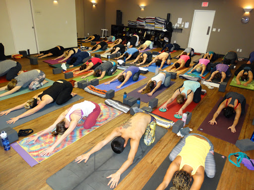 Yoga classes for pregnant women in Los Angeles