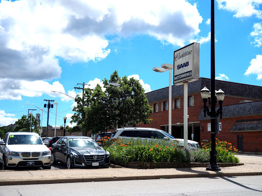 Cadillac Dealer «Motor Werks Cadillac of Barrington», reviews and photos, 206 N Cook St, Barrington, IL 60010, USA