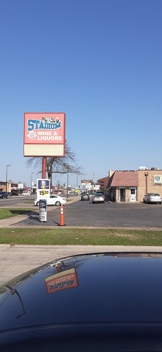 Liquor Store «Stadium Liquors», reviews and photos, 5641 W 79th St, Burbank, IL 60459, USA