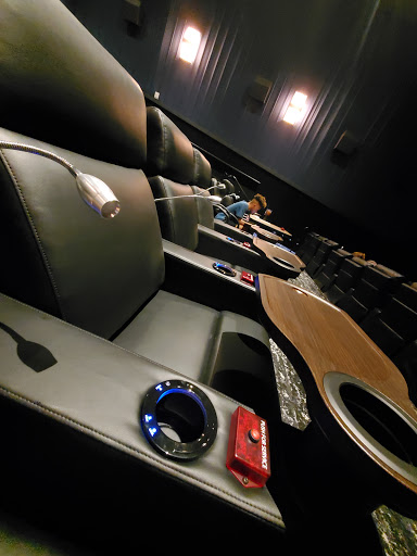 Movie Theater «Studio Movie Grill», reviews and photos, 15515 N Hayden Rd, Scottsdale, AZ 85260, USA