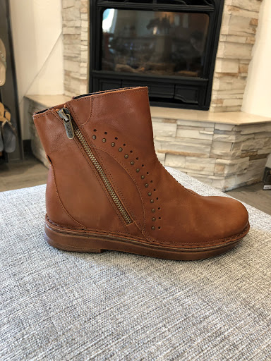 Shoe Store «Coastal Shoes», reviews and photos, 1317 NW U.S. 101, Lincoln City, OR 97367, USA