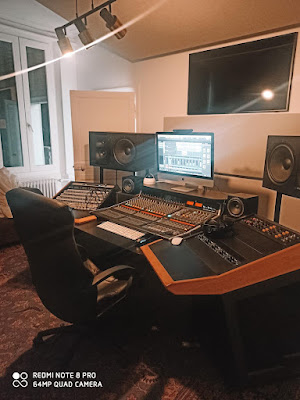 C CARRÉ STUDIO à Melun
