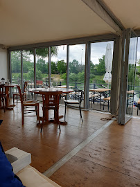 Atmosphère du Restaurant La Guinguette des Maquereaux à Nogent-sur-Marne - n°5