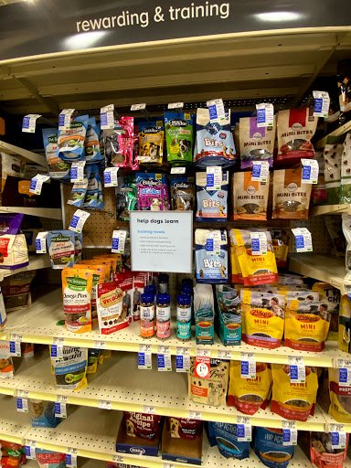 Pet Supply Store «PetSmart», reviews and photos, 6501 Baltimore National Pike, Catonsville, MD 21228, USA