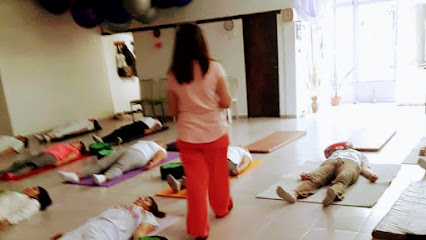 Escuela De Yoga Samadhi