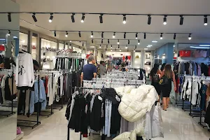 The GRAND Outlet Dbayeh image