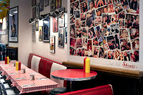 Photos du propriétaire du Restaurant de hamburgers Schwartz's Deli à Paris - n°1