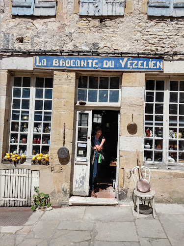 La Brocante Du Vezelien à Vézelay