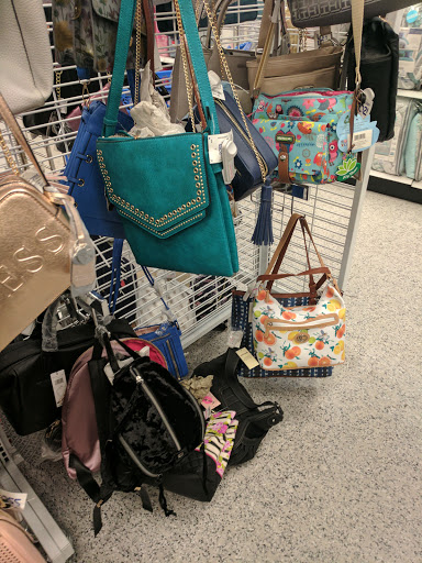 Clothing Store «Ross Dress for Less», reviews and photos, 902 Sepulveda Blvd, Harbor City, CA 90710, USA