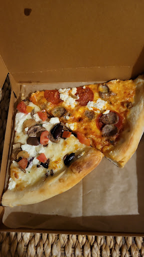 Pizza Delivery «Pagliacci Pizza - Lake City Way Restaurant & Delivery», reviews and photos, 8024 15th Ave NE, Seattle, WA 98115, USA