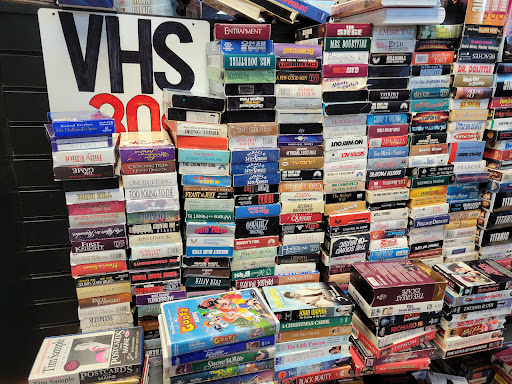 Record Store «Bull Moose», reviews and photos, 219 Waterman Dr, South Portland, ME 04106, USA